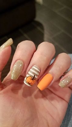 Pumpkin Nail Designs, Nails Sparkling, Nails Thanksgiving, Orange Nail, Fall Gel Nails, Pumpkin Nails, Fall Nail Art Designs, Cute Nails For Fall