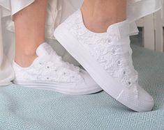 Wedding Tennis Shoes, Lace Converse, All White Converse, Bride Converse, Comfy Wedding Shoes, Custom Converse Shoes, Low Top Tennis Shoes, How To Lace Converse, Bridal Converse