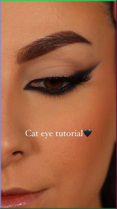 Smokey Outer Corner Eye Makeup, Subtle Cateye Eyeliner, Smoky Cateye, Eyeliner Looks Aesthetic, Eyeliner Styles Tutorials, Makeup Ideas Classy, Downward Eyeliner, Black Liner Looks, Eye Makeup Subtle