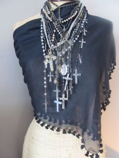 Rosary Necklace Aesthetic, Pretty Rosaries, Rosary Collection, Beautiful Rosaries, Rosary Necklaces, Scarf Skirt, Cross Necklaces, Assemblage Jewelry