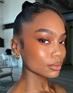 Bronzed Makeup Look Sun Kissed Black Women, Natural Clean Girl Makeup Black Woman, Lipliner Black Women, Black Woman Wedding Makeup Dark Skin, Orange Blush Black Women, Subtle Eye Makeup For Brown Eyes, Clean Makeup Look Black Women, Glowy Makeup Black Women