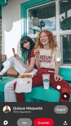 two women sitting on a bench eating food and drinking coffee, with the caption'quija de maqueda'in spanish