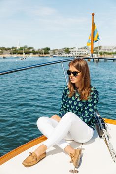 Casual Boating Outfit, Boating Outfit Women, Yacht Style, New England Prep, Shoes For Work, New England Travel, Preppy Summer Outfits, Prep Style