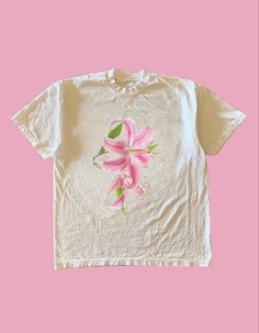 Lily Graphic, Umgestaltete Shirts, Baby Graphic Tees, Oversized Graphic Tee, T-shirt Refashion, Shirt Refashion, Baby Tees, Island Girl, Short En Jean