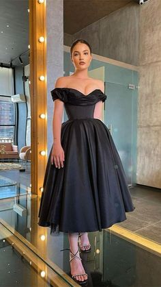 Celeb Outfits, Black Prom Dress Short, Black Pleated Dress, Prom Dresses With Pockets, Black Dress Prom, Evening Dresses Short, Black Prom, Formal Party Dress