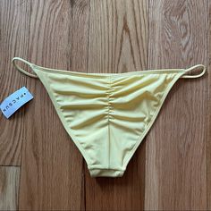 Nwt L.A. Hearts By Pacsun Bikini Bottom Large Yellow 80% Nylon, 20% Spandex Hygienic Liner Intact Smoke/Pet Free Home Spring Nylon Tankini For Poolside, Spring Nylon Tankini For Beach Party, Ruched Nylon Swimwear For Spring, Spring Beach Party Nylon Tankini, Spring Ruched Nylon Swimwear, Yellow Nylon Swimwear For Sunbathing, Beachy Ruched Stretch Swimwear, Yellow Nylon Swimwear For Summer, Yellow Nylon Summer Swimwear