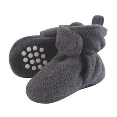 Luvable Friends fleece booties are comfortable, cozy baby booties made with fleece material that will keep your little one's feet warm and comfortable. Our booties wrap around your baby's foot and fasten in the front with a velcro closure, so they are easy to put on, fasten and stay on. Our fleece booties feature non-skid soles to prevent your baby from slipping and falling when they start to walk and run. Luvable Friends Unisex Baby and Toddler Cozy Fleece Booties, Charcoal Heather is a great b Infant Boy Shoes, Infant Baby Girl, Baby Boy Stuff, Baby Basics, Infant Boy, Baby Planning, Boy Stuff, Baby List, Baby Boy Shoes