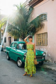 Cuba Outfit, Colombia Outfits, Cuba Cars, Cuba Fashion, Jenny Cipoletti, Green Outfits, Havana Nights, African Styles, Tropical Fashion