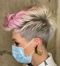 Pixie With Undercut, Rockstar Hairstyles, Wavy Pixie Haircut, Edgy Pixie Hairstyles, Pixie Haircut Ideas, Tapered Sides, Wavy Pixie, Pixie Cut With Undercut