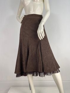 "Vintage brown midi skirt, Frank Lyman design, size 4 Measurements:  Waist 14\"/hip 17.5\"/length 29\"-33\" Mannequin measurements:  5'8\", bust 34\", waist 25\", hip 33\" Please note that vintage clothing sizes can vary greatly.  The Measurements provided  are approximate and are taken lying flat.  I suggest taking a similar garment from your wardrobe and measure it while lying flat.  This way you can compare measurements.  All of our pieces are genuine vintage. Don't forget to enlarge the phot Aline Midi Skirt, Brown Midi Skirt, 70s Skirt, Tea Length Skirt, Wool Skirts, Sewing Project, Vintage Brown, Project Ideas, Vintage Clothing