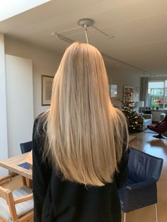 Straight Line Haircut, Solid Blonde Hair, Blonde Airtouch, U Haircut, Thick Blonde Hair, Light Golden Blonde, Blonde Straight Hair, Perfect Blonde Hair, Summer Blonde Hair