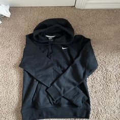 Brand New Never Worn Nike Black Hoodie For Fall, Nike Black Hoodie Sweatshirt, Nike Black Hoodie Outerwear, Nike Black Hooded Top, Nike Black Cotton Hoodie, Nike Black Hoodie Top, Nike Black Fleece Outerwear, Nike Black Cotton Outerwear, Black Nike Cotton Outerwear