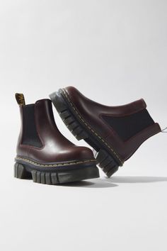 Dr Martens Audrick, Platform Chelsea Boots, Walk In My Shoes, Shoe Closet, Chelsea Boot, Beautiful Shoes, Cute Shoes, Chelsea Boots, Fashion Shoes