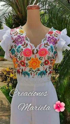 Mexican Birthday Parties, Singlet Dress, Quinceñera Dresses, Mexican Embroidered Dress, Mexican Party Theme, Mexican Fashion, Quince Dress, Mexican Outfit, Dress Design Patterns