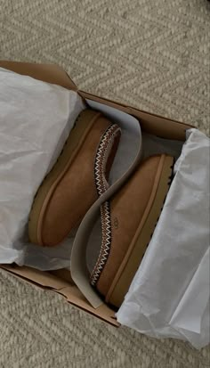 Tasman Uggs Chestnut, Ugg Tasman Slippers Chestnut, Ugg’s Aesthetic, Ugg’s Slippers, Ugg Tasman Slippers Aesthetic, Ugg Slipper Aesthetic, Tasman Uggs Aesthetic, Ugg Tasman Chestnut, Ugg Tasman Aesthetic