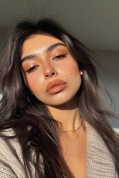 Soft Glowy Makeup Brown Eyes, Subtle Orange Makeup Looks, Brown Simple Eyeshadow, Simple Smoky Makeup Looks, Smoky Brown Eye Makeup Natural, Simple Feminine Makeup, Fall Make Up Aesthetic, Summer Makeup Brown Eyes, Spring Makeup Looks For Brown Eyes