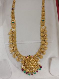 Gold Jewelry Outfits, Rangoli Border, Engagement Pictures Poses, Rangoli Border Designs, Aari Embroidery