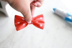 How To Make A Bow Tie With Ribbon, Quilted Christmas Gifts, Diy Wreath Bow