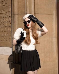 Modern Persephone, Dark Feminine Style, Elegant Outfit Ideas, Gloves Outfit, Short Tunic, Quality Wigs, Paris Mode, Black Pleated Skirt, Paris Outfits