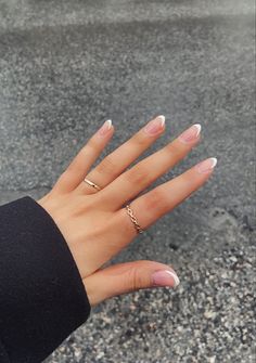 Short French Tip Acrylic Nails Round, Rounded French Tip Nails, Short Round French Tip Nails, Trendy Round Nails, Round French Tip Nails, Nails Work, Rounded Acrylic Nails, Nails Classy, Subtle Nails