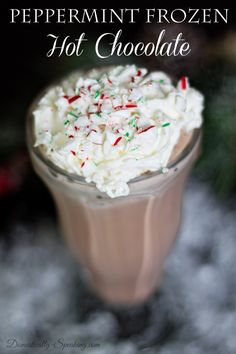 Peppermint Frozen Hot Chocolate Fancy Beverages, Frozen Hot Chocolate Recipe, Peppermint Hot Cocoa, Frozen Hot Chocolate, Peppermint Hot Chocolate, Hot Coco, Christmas Foods, Hot Chocolate Mix, Hot Chocolate Recipes