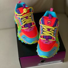 Polo Tennis Dress, High Top Tennis Shoes, Sneakers For Girls, Girls Tennis Shoes, Balenciaga Style, Fila Sneakers, Colorful Sneakers, Pink Polo, Toddler Girl Shoes