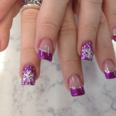 Simple Nail Designs Winter, January Nails Ideas Gel, January Dip Nails Ideas, Winter Nails With Designs, January Nails Ideas Acrylic, Christmas Snowflakes Nails, Line Nail Designs, Holiday Nails Winter, Purple Glitter Nails