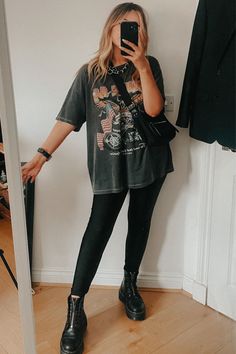 Oversized Tee And Combat Boots, Black Outfit With Dr Martens, Mid Size Rocker Outfits, Hairstylist Outfits Plus Size, Fr Martens Outfit, Dr Martens Outfit Casual, Midsize Rock Concert Outfit, Llymlrs Outfit, Dr Marten Sinclair Outfit