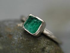 Raw Uncut Emerald on 14k or 18k White Yellow or Rose Gold Natural Emerald Rings, Rose Gold Diamond Ring Engagement, Hammered Band, Black Diamond Ring Engagement, Natural Emerald, Emerald Ring, Black Diamond, Custom Rings, Rose Gold Ring