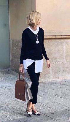 fashion 60 Outfits, Perfect Spring Outfit, Best Casual Outfits, Woman Walking