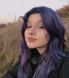 Purple Hair Olive Skin, Money Piece Hair Color Ideas, Light Purple Money Piece Hair, Purple Hair With Money Piece, Blue Money Piece Hair, Blue Money Piece, Silvery Blue Hair, Purple Money Piece Hair, Purple Money