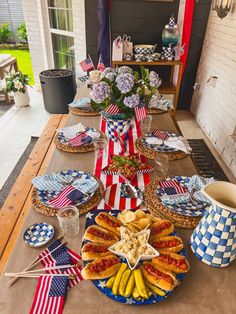 4th Of July Food Decorations, 4th Of July Table Spread, Fourth Of July Food Table Set Up, 4th Of July Spread, Outdoor 4th Of July Party, Classy Fourth Of July Decor, 4th Of July Party Decor, Forth Of July Food, 4th Of July Tablescapes