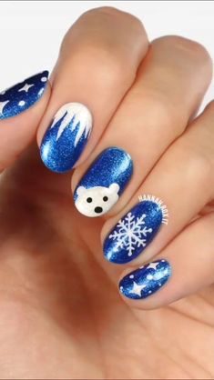 Christmas Nails Snowflakes, Nails Snowflakes, Penguin Nails, Nail Art Noel, Finger Nail Art, Creative Nail Designs, Classic Nails