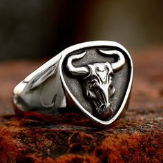 👊This bold and striking stainless steel bull ring exudes strength and confidence. 💀Buy 2 Get 1 Free,Code:B2G1 Ring Heart Shape, Bull Ring, Animal Ring, Taurus Sign, Mens Rings Fashion, Cow Head, Ring Heart, Biker Rings, Head Ring