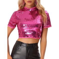 This cropped top features beautiful shining sequins that will shine when you are at the party and they can create a beautiful sparkle in the stage lights of dance and chorus performances. Occasion: Perfect for Party/Dating/Dancing/Clubwear/Evening party/Club/Attend/Cockta. This style of shirt is very dazzling, whether it is walking in the street under the sun, or sitting under the neon lights can reflect a different charm. Sparkle Crop Top, Outfits Nightclub, Sparkle Shorts, Glitter Shorts, Sequin Crop Top, Bag Model, Rave Outfits, Sequin Top, Halloween Women