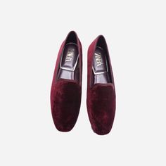 Women’s Shoe - Zara - Brand New - Velvet Shoes - Size 8 - Burgundy Red - Low-Heeled - F20c013x0017 Please Feel Free To Ask Any Questions:) Red Loafers For Fall Party, Red Flat Loafers For Party, Red Flat Party Loafers, Slip-on Heels With Red Sole For Work, Red Court Shoes For Fall, Elegant Red Flats For Fall, Zara Formal Court Shoes With Round Toe, Burgundy Flats For Fall, Zara Formal Flats With Round Toe