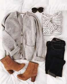 Outfits Fo, Boots Style, Mode Inspo, Autumn Outfit, 가을 패션, Mom Outfits, Mode Vintage, Mode Inspiration, Comfy Tees