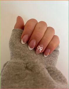 #coquette#style#roomdecor#nails Painted Nails Inspo Short, Oval Dip Nail Designs, Aesthetic Simple Nails Short, Short Nails At Home Ideas, Cute Painted Nails Short, Nail Inspo Gel Tips, Cute Nails Christmas Simple, White Nails With Bow Design, Minimal Short Nail Design