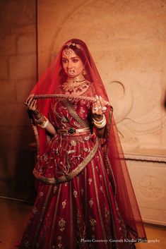 New Outfit For Wedding, Royal Wedding Dress Indian, Indian Wedding Look For Bride, Indian Bridal Look In Lehenga, Indian Look Traditional, Gown Photoshoot Ideas, Bridal Looks Indian Brides, Indian Bridal Gown, Ritual Photography