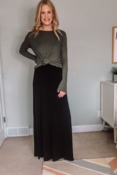 How To Wear A Black Maxi Skirt, How To Wear A Long Black Skirt, Modest Black Skirt Outfit, Black Maxi Skirt Outfit Ideas, Long Maxi Skirt Outfits, Maxi Dress In Winter, Black Maxi Dress Outfit Ideas, Long Black Skirt Outfit, Black Maxi Skirt Outfit