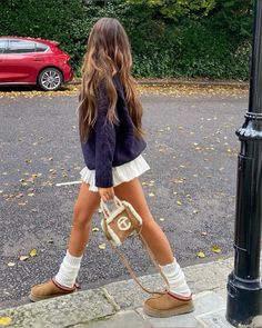 Paris Outfits Summer Aesthetic, Hot Date Night Outfit Winter, Girly Fall Fashion, Outfits To Wear In London Summer, Back To School 2024 Outfits, Boarding School Outfits, Winter Mode Outfits, Look Legging, Look Adidas