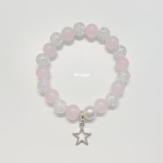 Cute Bracelet Ideas Pink, Bracelet Ideas With Glass Beads, Bracelet Ideas Coquette, Coquette Beaded Bracelet, White Bracelet Ideas, Handmade Bracelets Ideas Beads, White Bracelet Beads, Pulseras Coquette