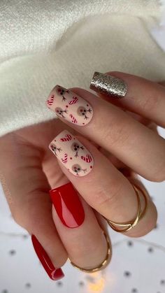 Discover 50+ Gorgeous Christmas Nails to Light Up Your Holidays 🎄💖! From Cute Christmas Nails to stunning Christmas Gel Nails, find inspiration for Her Nails this festive season. Explore December Nails with Red Christmas Nails, Festival Nails, and elegant Snowflake Nails. Whether you love Christmas Press On Nails or prefer Christmas Nails Easy, these ideas are perfect for every holiday vibe! ✨💅 Nails Easy