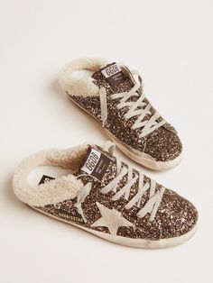 Super-Star Sabot-style sneakers with glitter and shearling lining - Golden Goose The Golden Goose, Golden Family, Golden Goose Superstar, Exclusive Sneakers, Winter Capsule Wardrobe, Glitter Sneakers, Shoe Insoles, Star Sneakers, Super Star