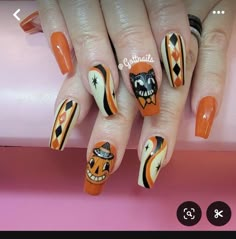 Retro Halloween Nail Art, Pre Halloween Nails, Mcm Nails Design, Vintage Fall Nails, 1950s Nails Ideas, Vintage Halloween Nail Art, Classic Halloween Nails, Mid Century Nails, D&d Nails