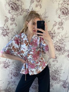 "- Vintage floral shirt with chelsea collar - Good vintage condition (no visible sings of wear) - TAG SIZE: 42 - Fabric information: 100 % viscose Estimated to fit XS-S-M-L based on your desired fit. Measurements (laying flat): - Shoulders (back) 40 cm - Length: 61 cm - Sleeve: 28 cm - Armpit to armpit: 59 cm Vintage clothes may come with minor flaws due to pre-loved wear. But most importantly it is a one-of-a-kind piece with its own character. By shopping secondhand you're giving a second life Chelsea Collar, Vintage Mediterranean, Vintage Floral Shirt, White Ruffle Blouse, Organza Blouse, Floral Blazer, Floral Print Shirt, Vintage Floral Print, Summer Blouses