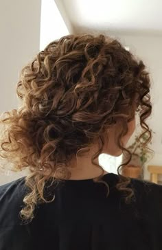 Curly hair updos you'll love 4 Hairstyles For Naturally Curly Hair, Fishtail Braids, Low Bun Hairstyles, Curly Wedding Hair, Curly Hair Updo, Naturally Curly Hair, Penteado Cabelo Curto, Short Curly Hair, Long Curly Hair