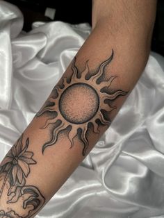 Elegant Chest Tattoo Female, Sun Tattoo Realistic, Mexican Trible Tattoos, Elbow Sun Tattoo, Sun Elbow Tattoo, Sun Arm Tattoo, Rare Tattoos For Women, Shoulder Sun Tattoo, Tattoos Dark Skin