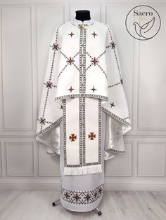 Please note that the complete vestments are made to order by hand. It takes us 2-3 months to make and embroider.  The set for the priest is hand embroidered. The set include: - phelonion - epitrachelion - cuffs - belt - covers (3 pieces) - sticharion Length is 131 cm / 51.57 in - by default, but we will sew the vestments according to your individual measurements. This set is completely hand embroidered, made of practical and natural durable fabric. A complete set of Orthodox clerical vestments carefully crafted to meet the ceremonial needs of priests of the Greek Orthodox tradition. Each item in this set is created with reverence and attention to detail, ensuring not only compliance with church requirements, but also reflecting the solemnity and holiness of religious services. Ideal for a Traditional White Embroidered Chasuble, Traditional Embroidered Chasuble For Ceremonial Use, Traditional Embroidered Ceremonial Chasuble, Orthodox Vestments, Priestly Garments, Priest Outfit, Orthodox Priest, Church Attire, Alt Outfits