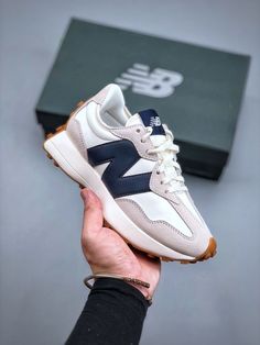 New Balance Sneakers Outfit Casual, Bew Balance Shoes, Nb Shoes Women Outfit, New Balance Cloud, New Balance Shoes Women's Outfit, New Balance Shoes For Women, New Balance Shoes Outfit, Nb 327, Best Sandals For Men